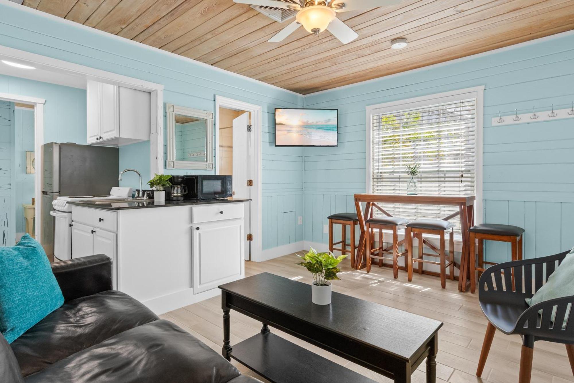 Parrot Beach Cottages シエスタ・キー 部屋 写真